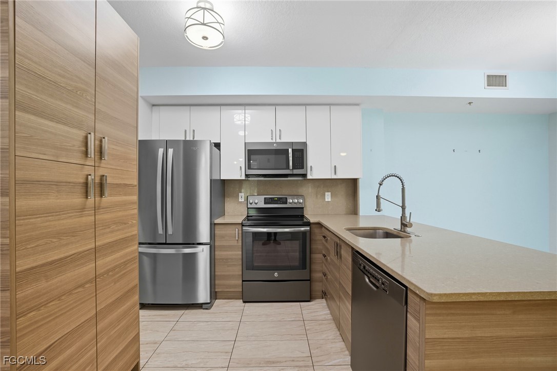 6401  Aragon Way, Apt 103