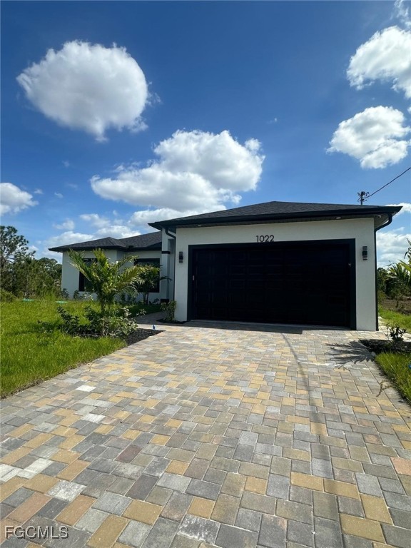 1022  Candlelight Drive