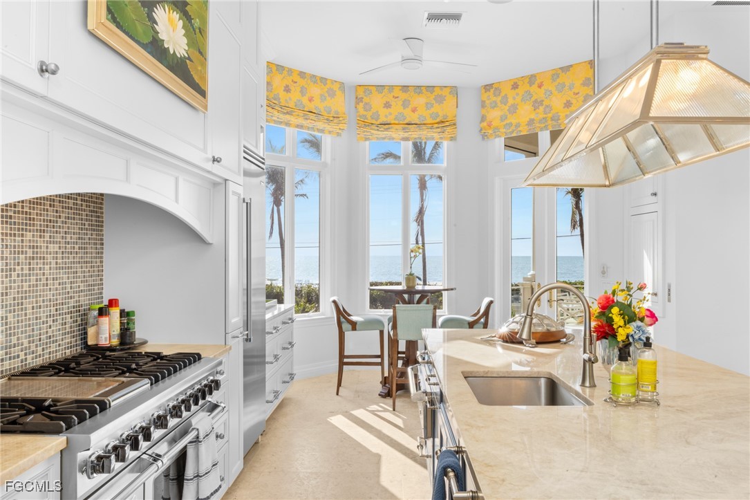 15735/737  Captiva Drive