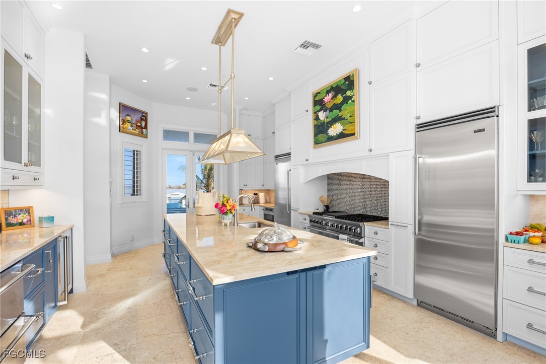 15735/737  Captiva Drive