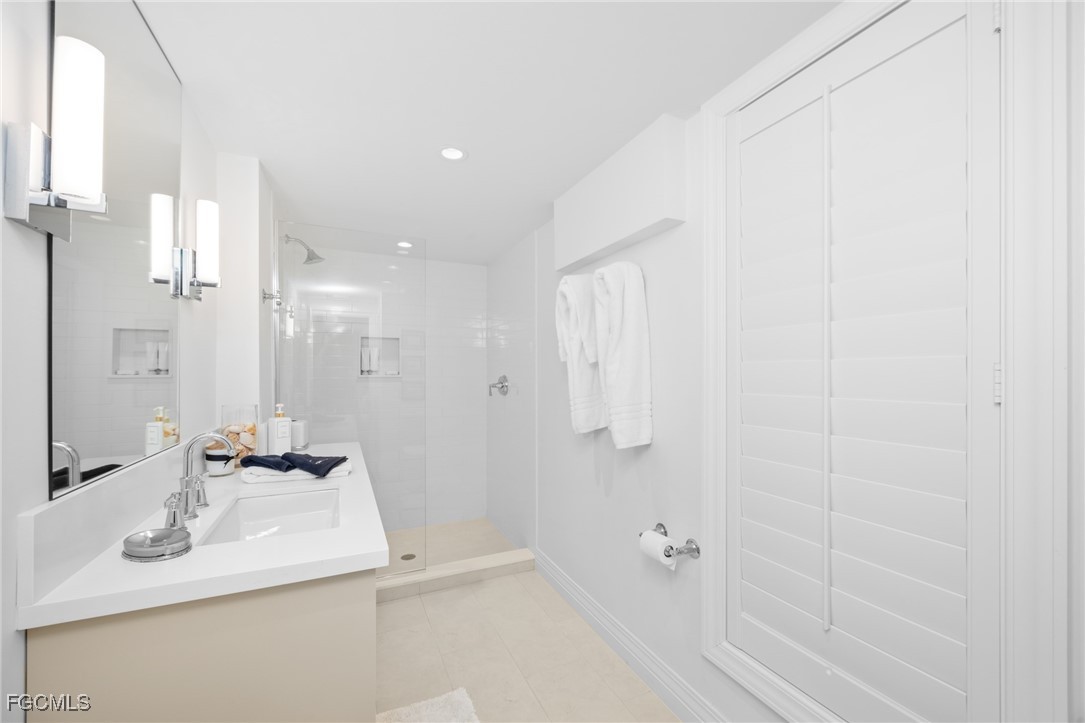 15735/737  Captiva Drive