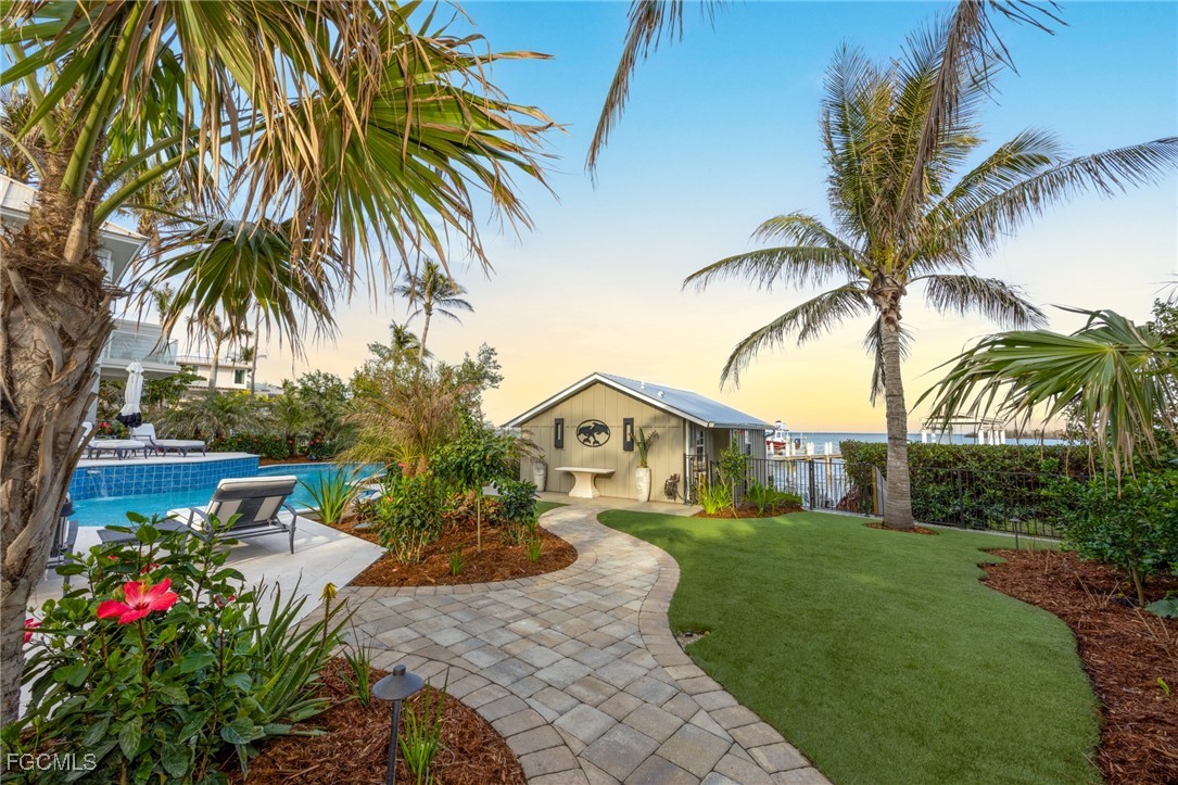 15735/737  Captiva Drive
