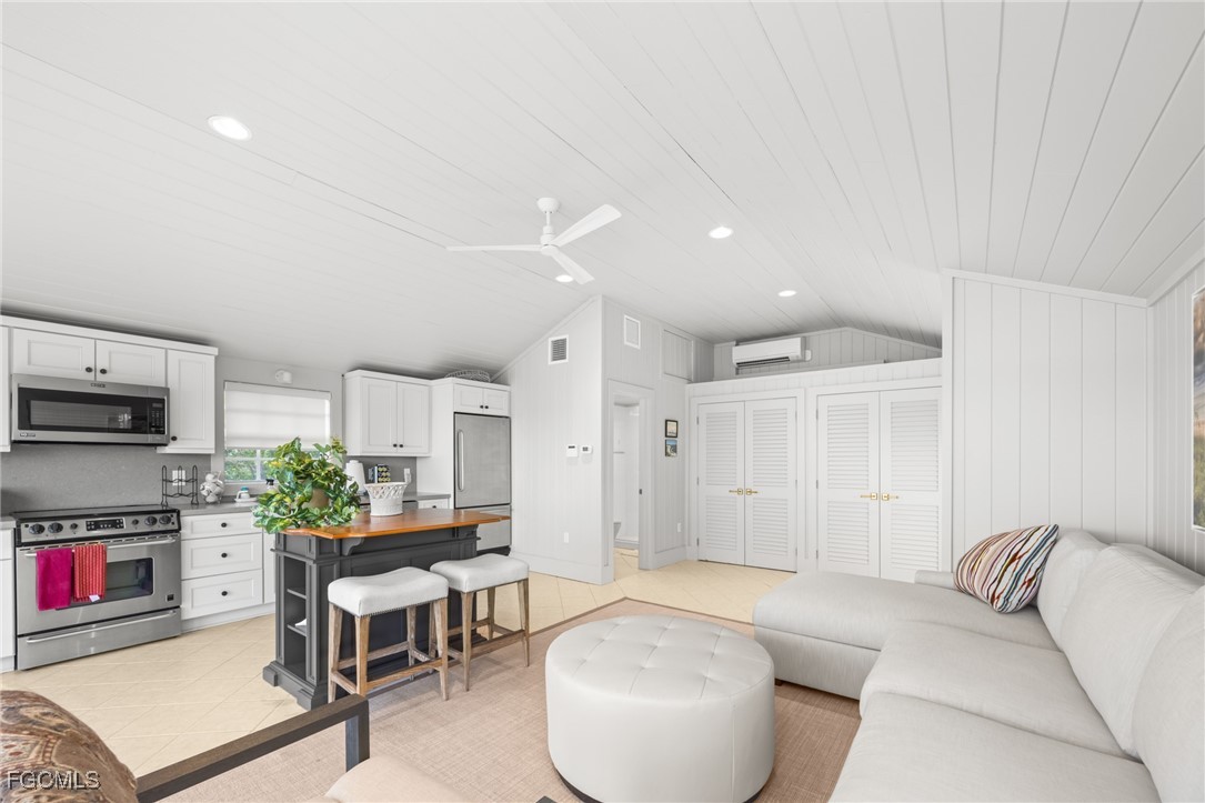 15735/737  Captiva Drive