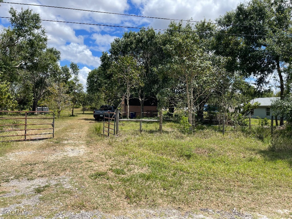 13271  Pinto Lane