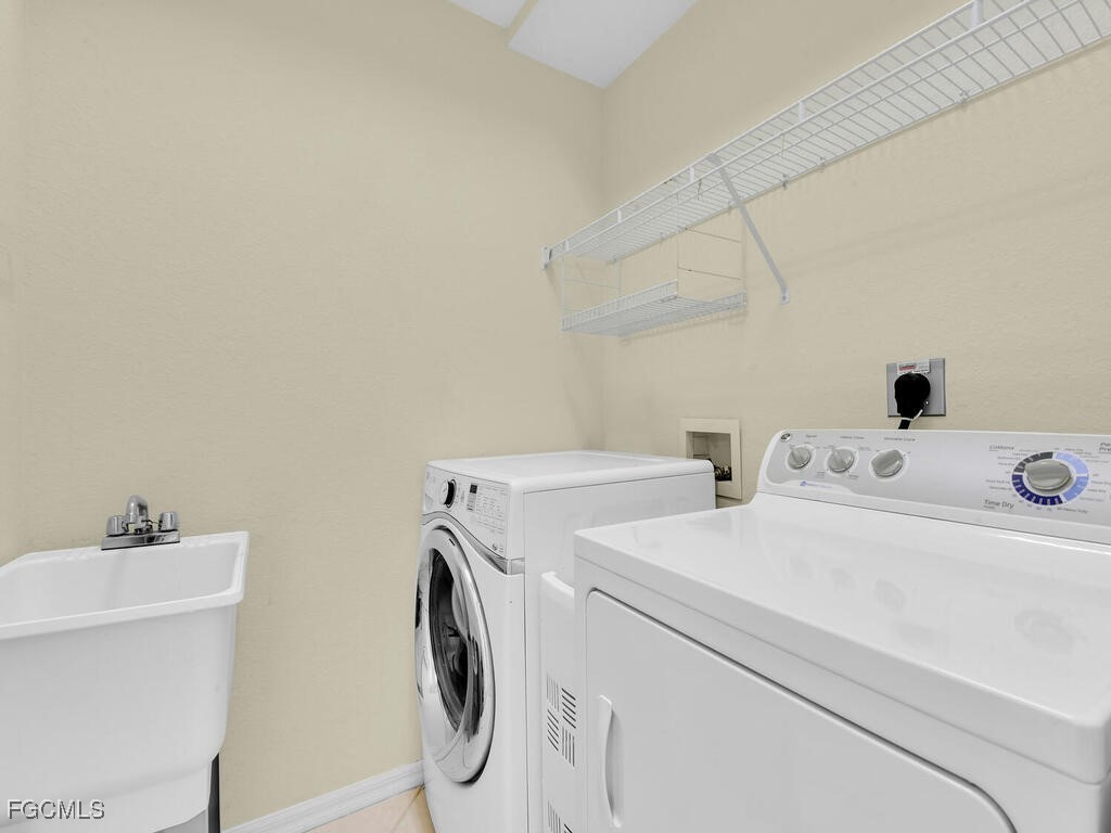 2012  Oxford Ridge Circle