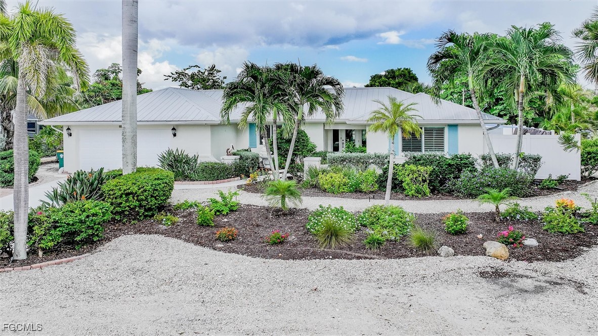 930  Lindgren Boulevard