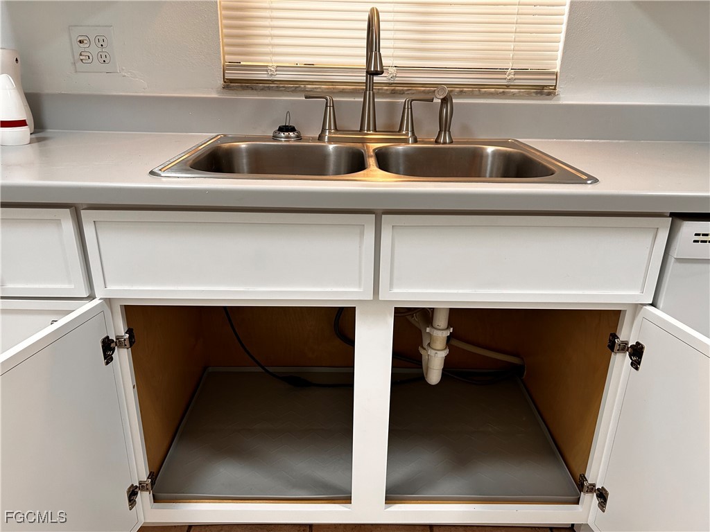 19061 / 19065  Tangerine Road