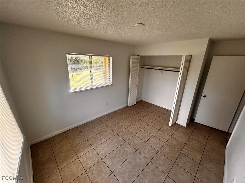 19061 / 19065  Tangerine Road