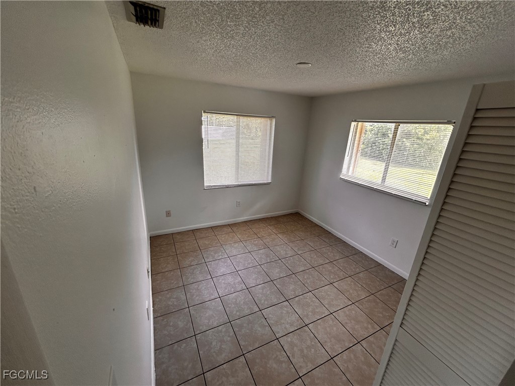 19061 / 19065  Tangerine Road