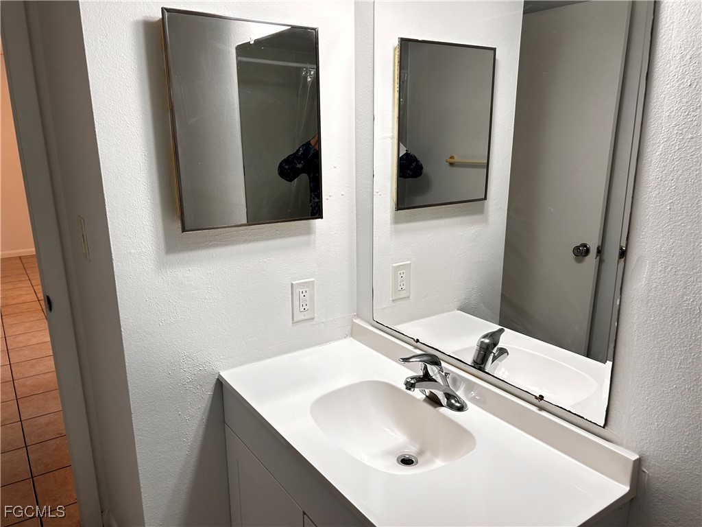 19061 / 19065  Tangerine Road