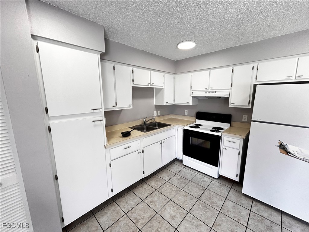 19061 / 19065  Tangerine Road