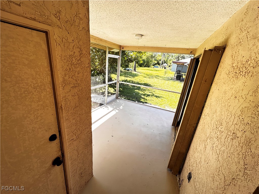 19061 / 19065  Tangerine Road