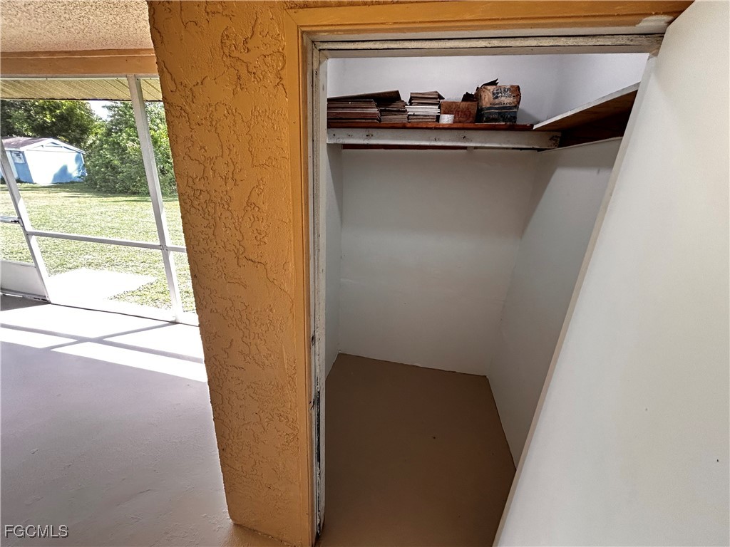 19061 / 19065  Tangerine Road