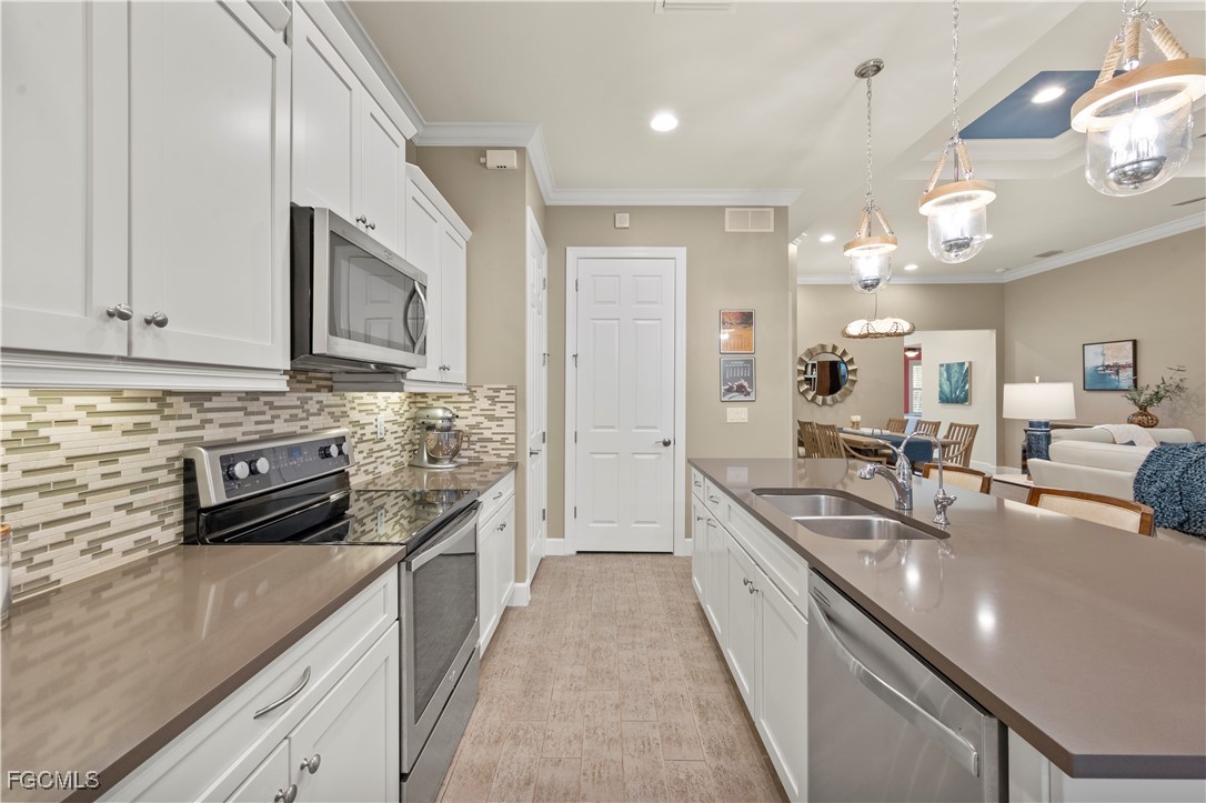 12109  Chrasfield Chase