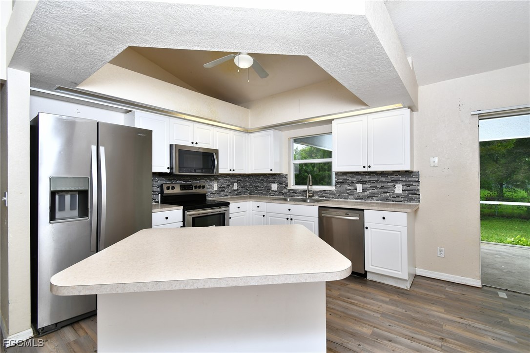 1400  Sunniland Boulevard