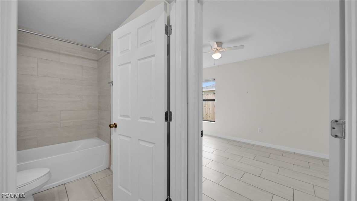 324/326 SE 16th Place, Apt 326