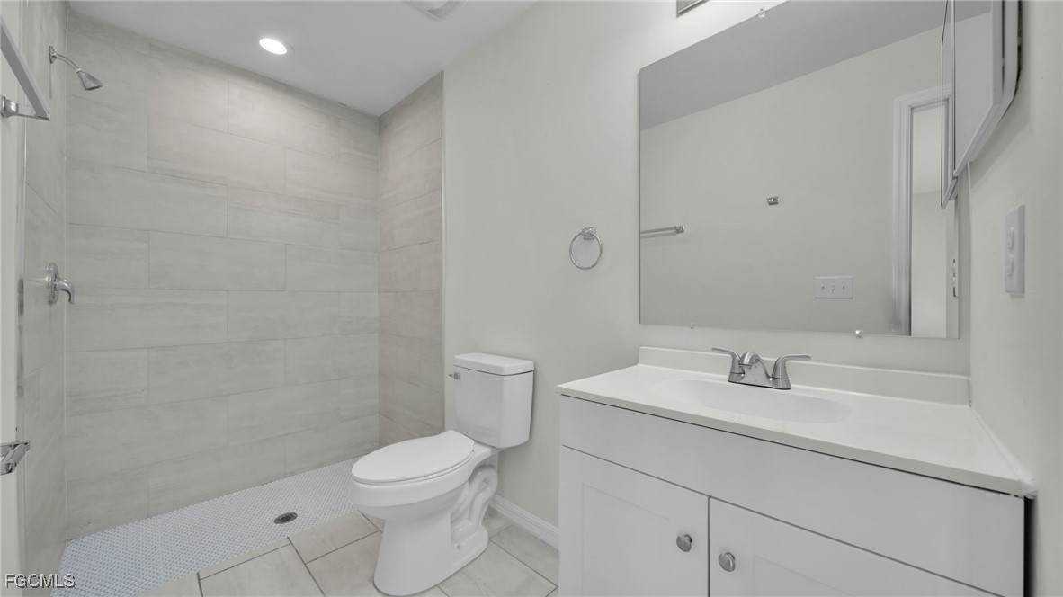 324/326 SE 16th Place, Apt 326