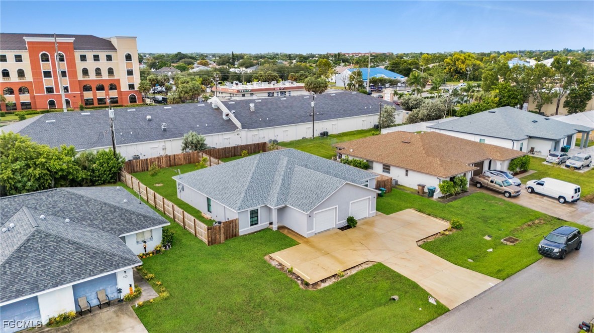 324/326 SE 16th Place, Apt 326