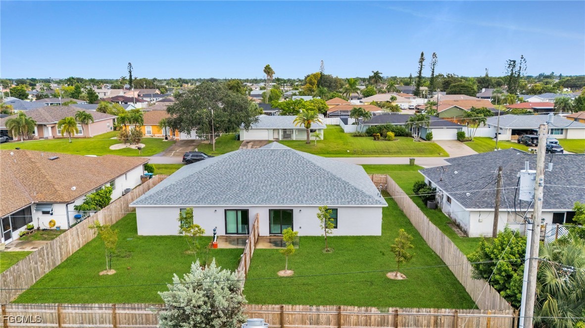 324/326 SE 16th Place, Apt 326