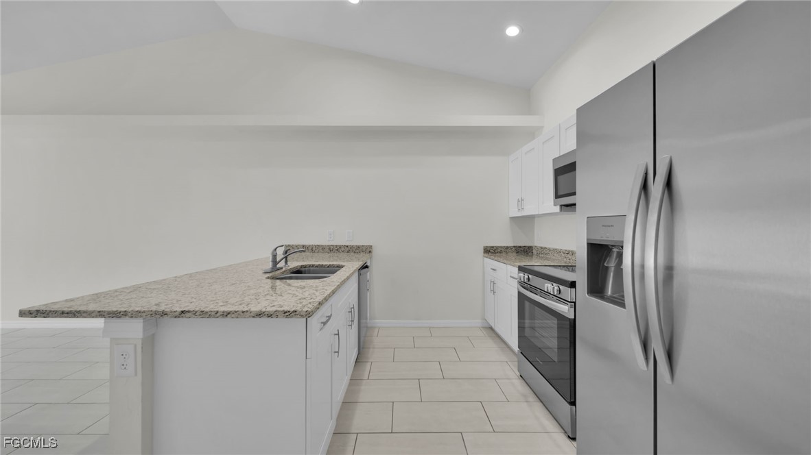 324/326 SE 16th Place, Apt 326