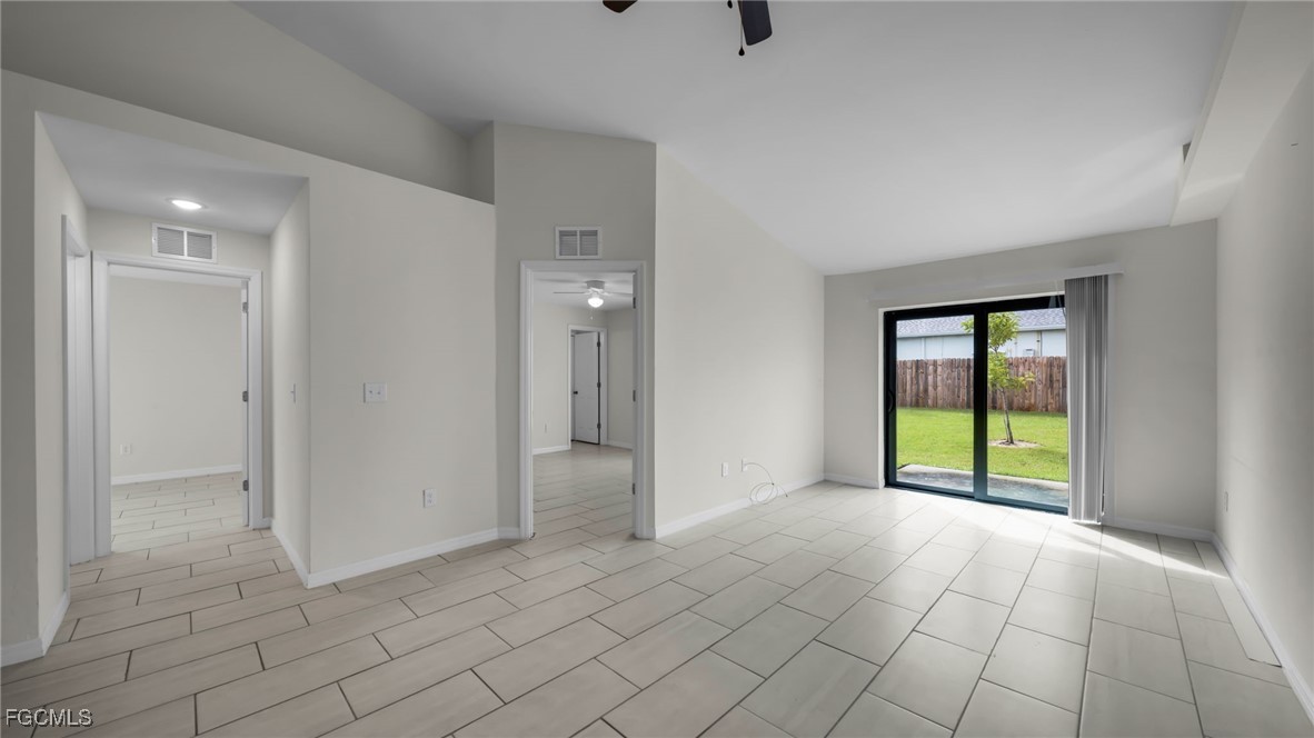 324/326 SE 16th Place, Apt 326