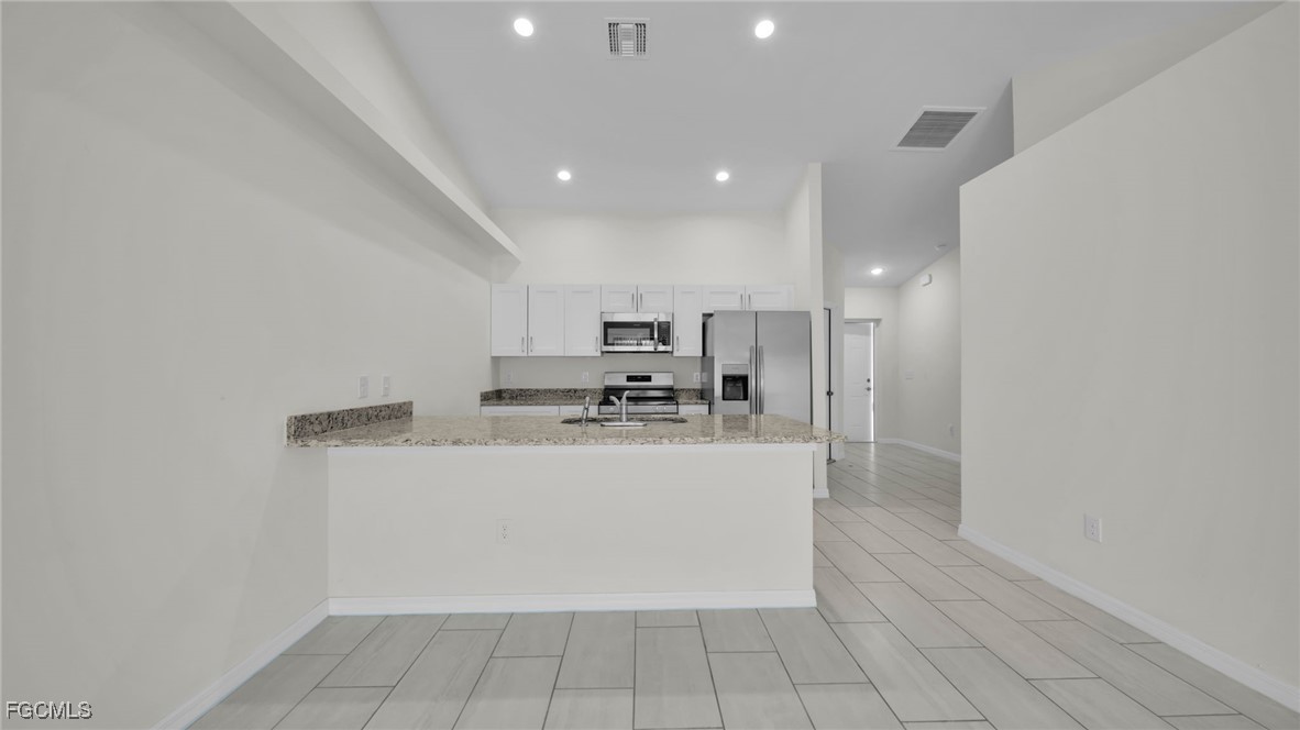 324/326 SE 16th Place, Apt 326