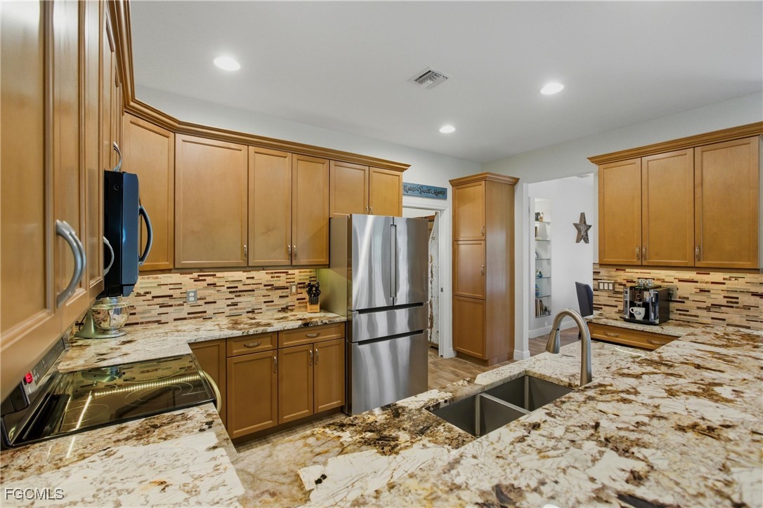 15777  Caloosa Creek Circle