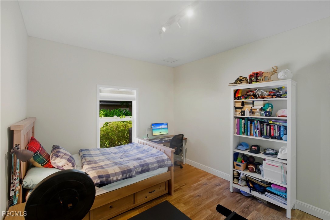 15777  Caloosa Creek Circle
