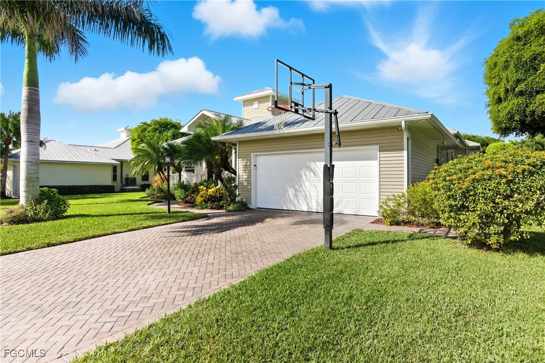 15777  Caloosa Creek Circle