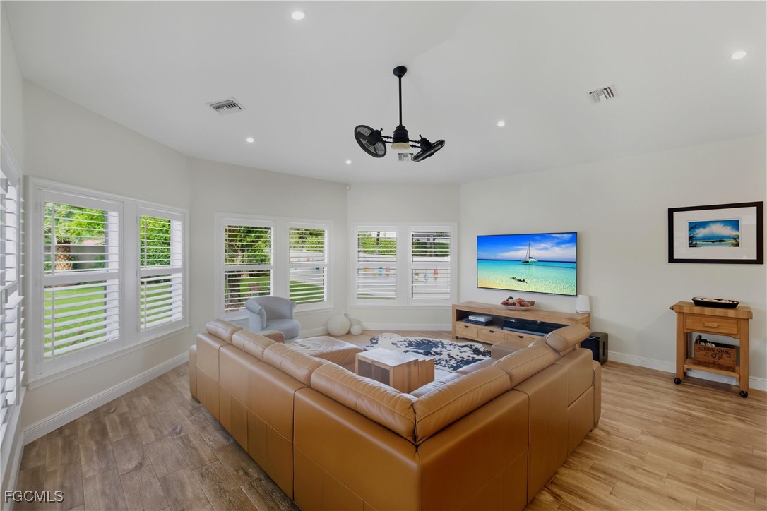15777  Caloosa Creek Circle