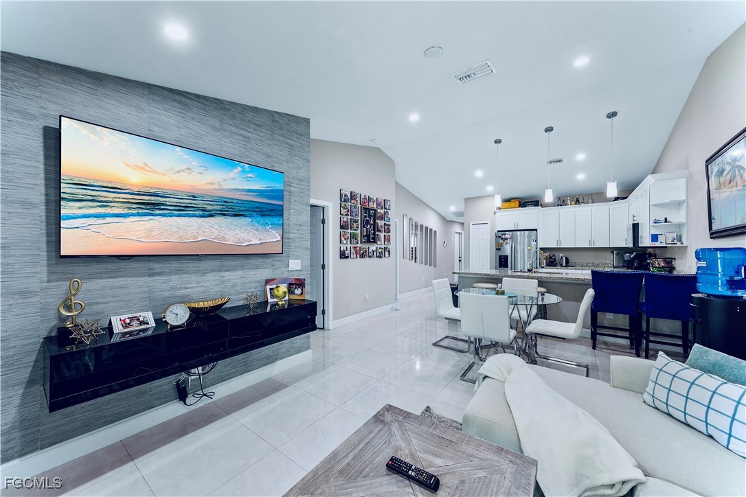 4465/4467  30th Street