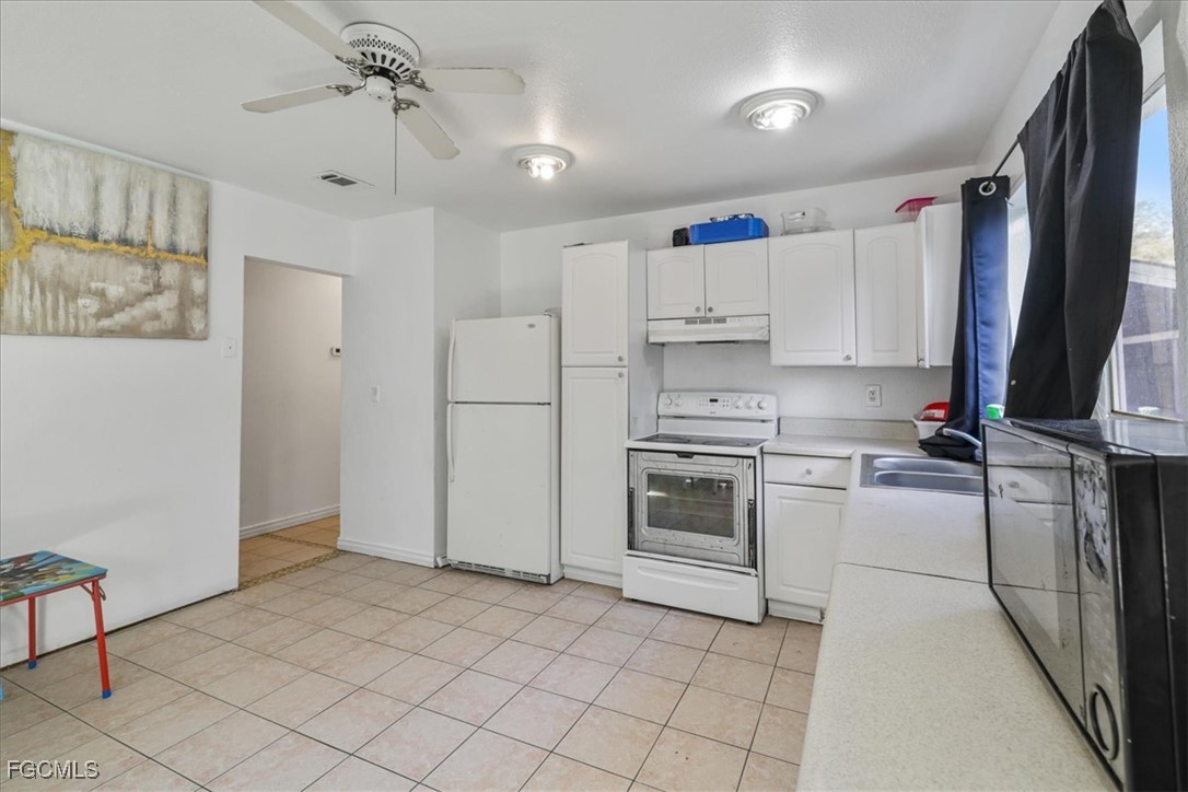 4077 S Edgewater Circle