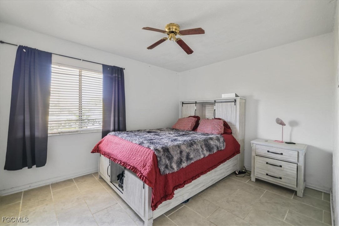 4077 S Edgewater Circle