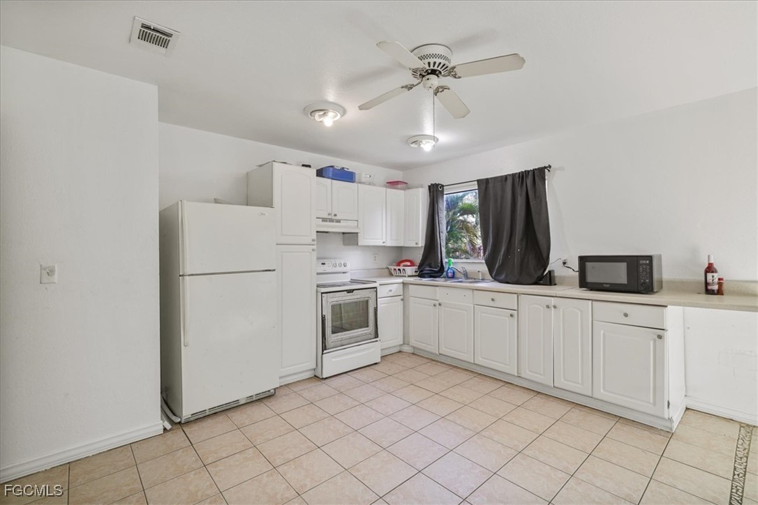 4077 S Edgewater Circle
