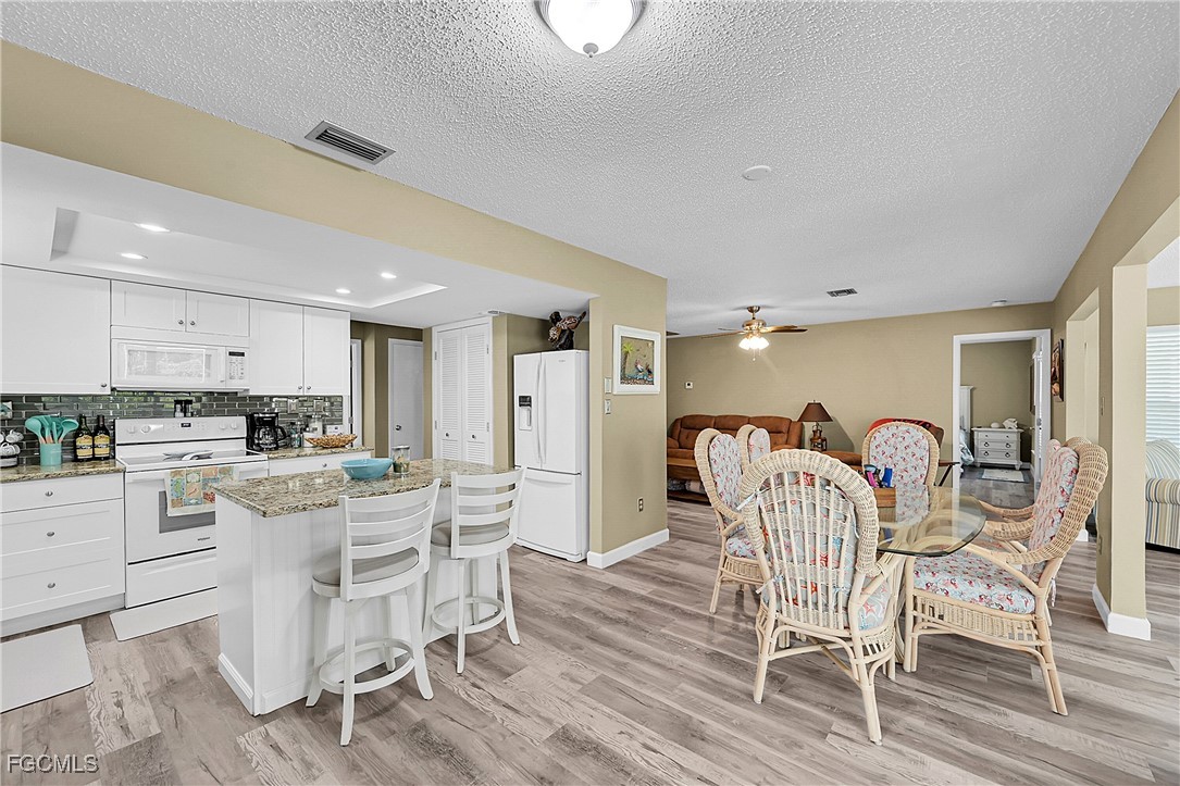 15804  Missouri Street