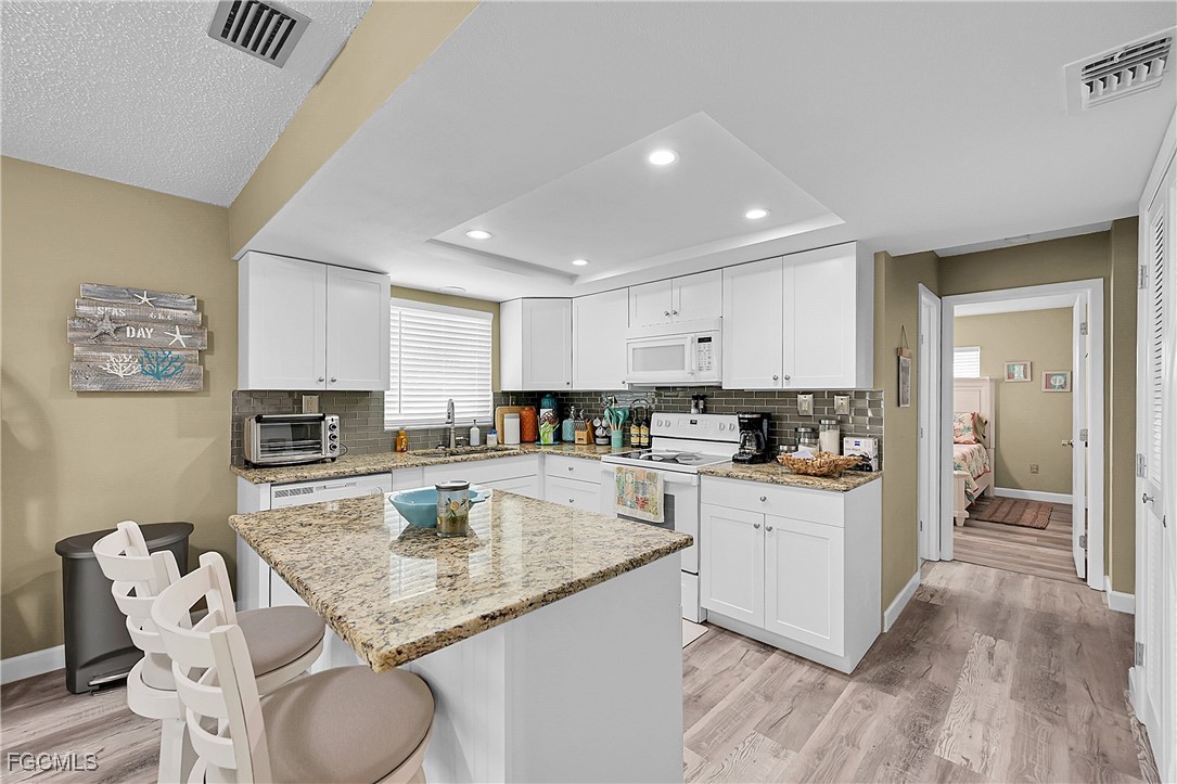 15804  Missouri Street