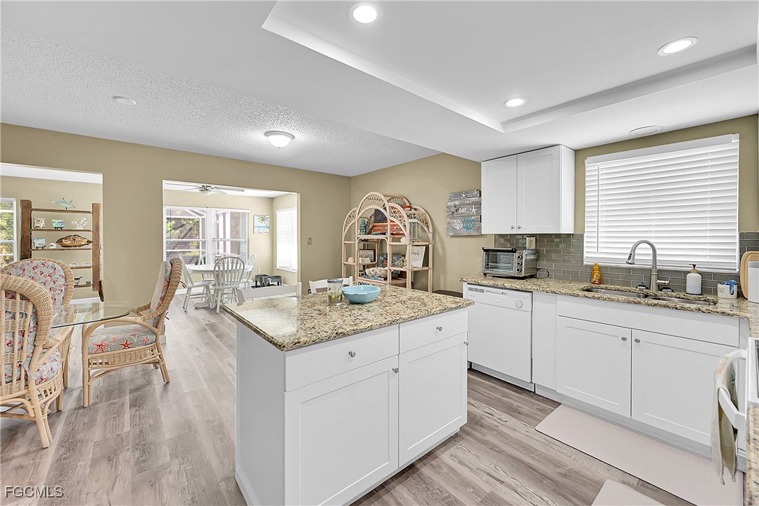 15804  Missouri Street