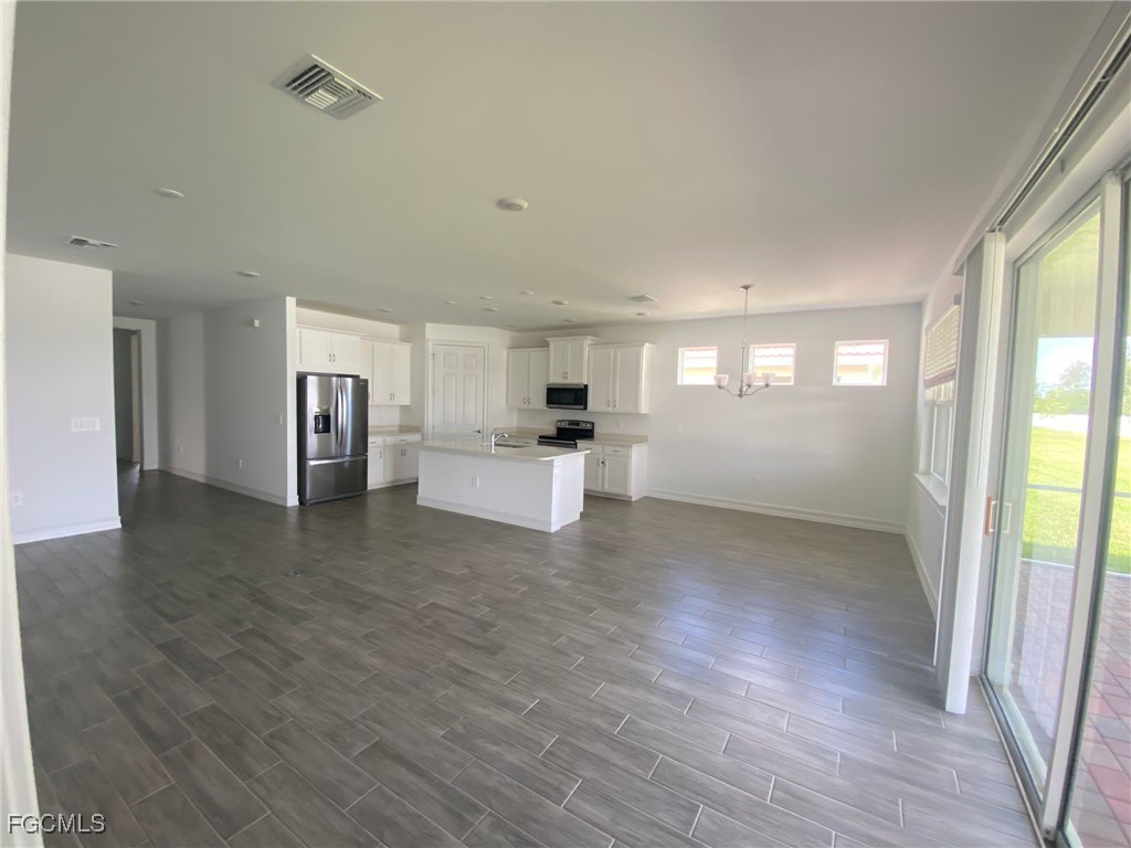 2974  Royal Gardens Avenue