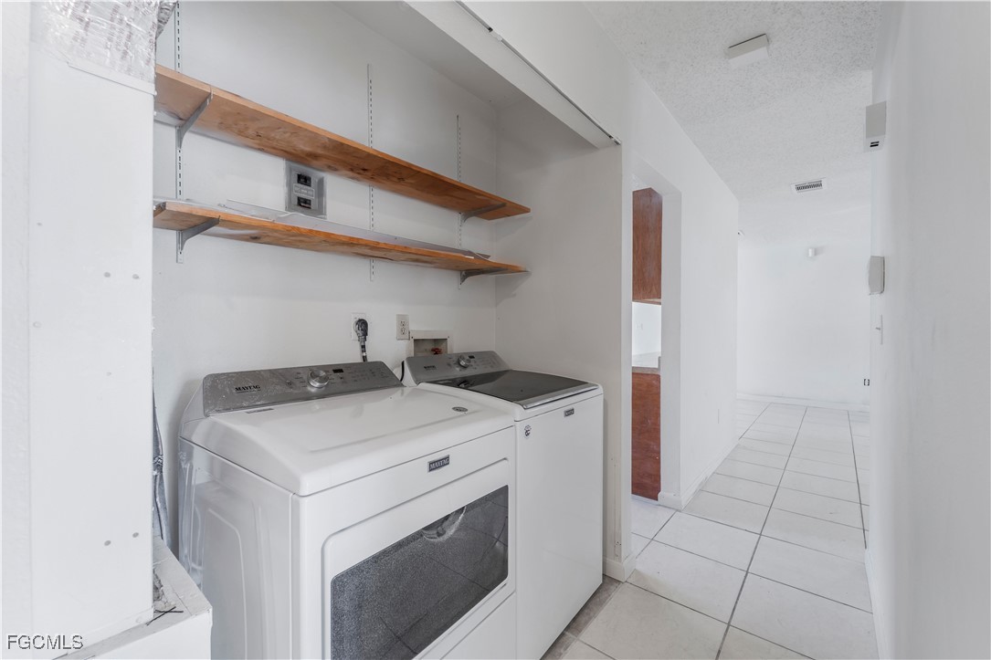 4056 S Edgewater Circle