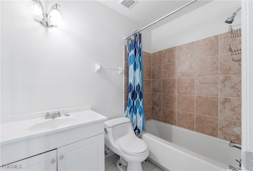 4056 S Edgewater Circle