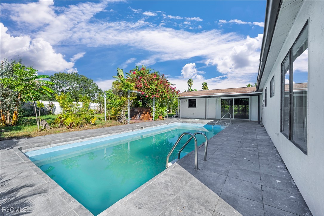 4056 S Edgewater Circle