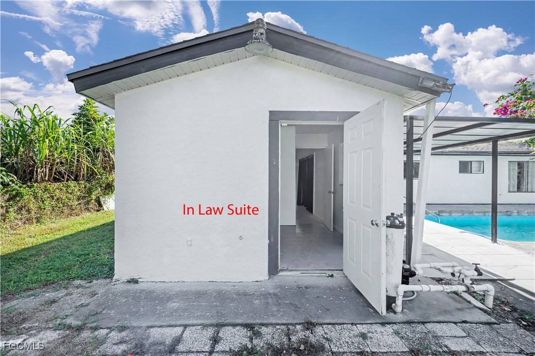 4056 S Edgewater Circle