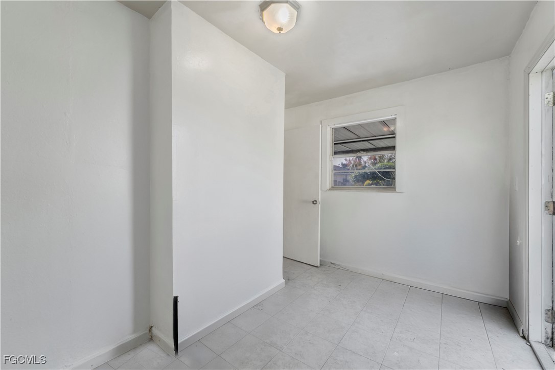 4056 S Edgewater Circle