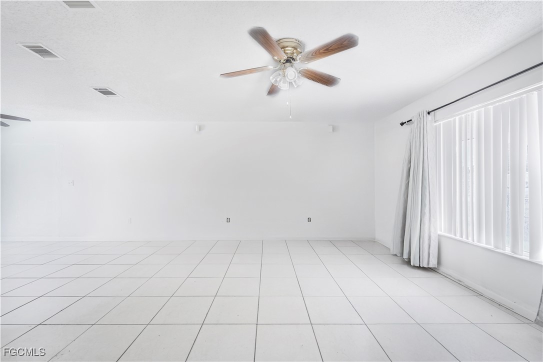 4056 S Edgewater Circle