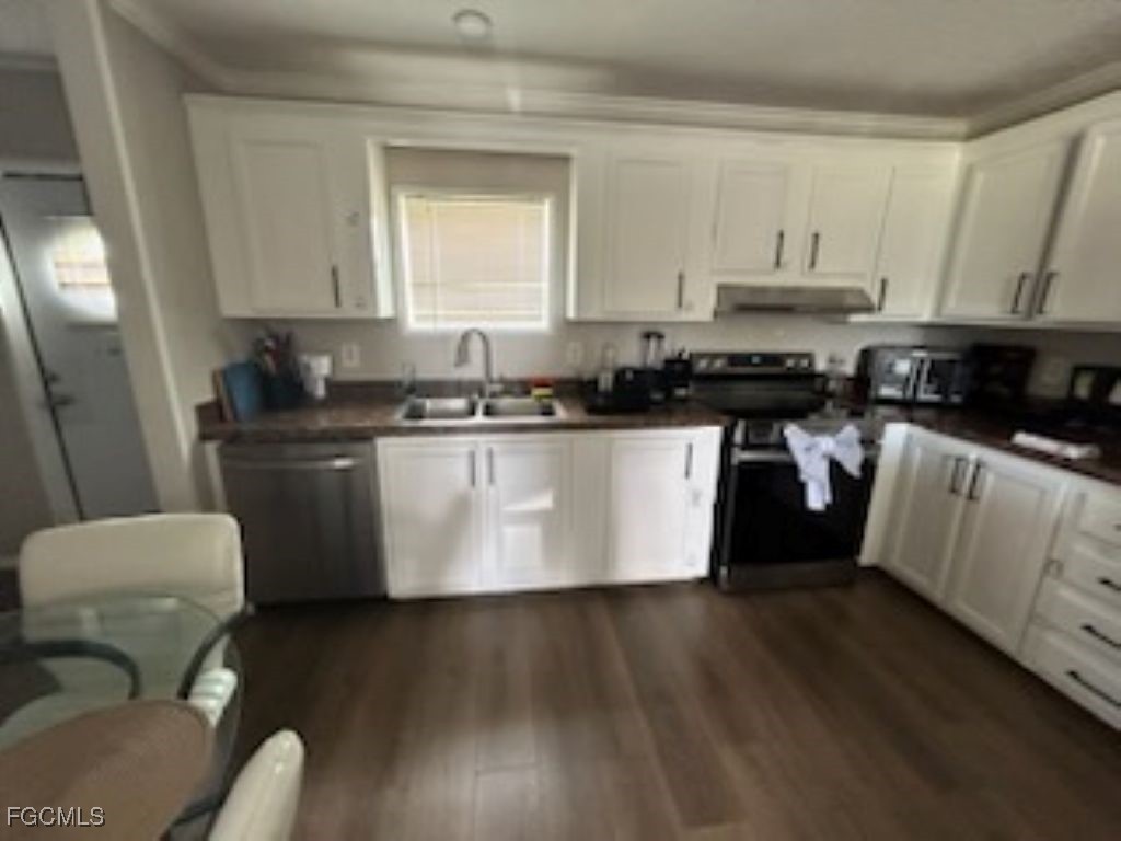 651  Hunting Club Avenue