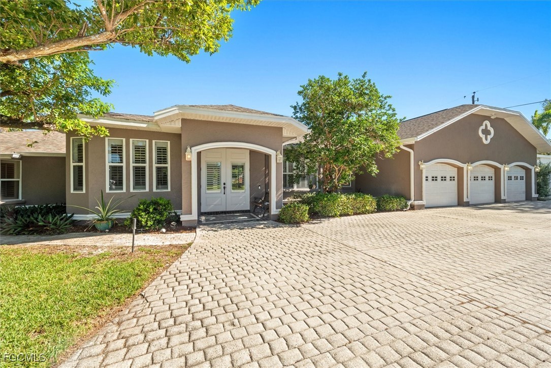 729  Dean Way