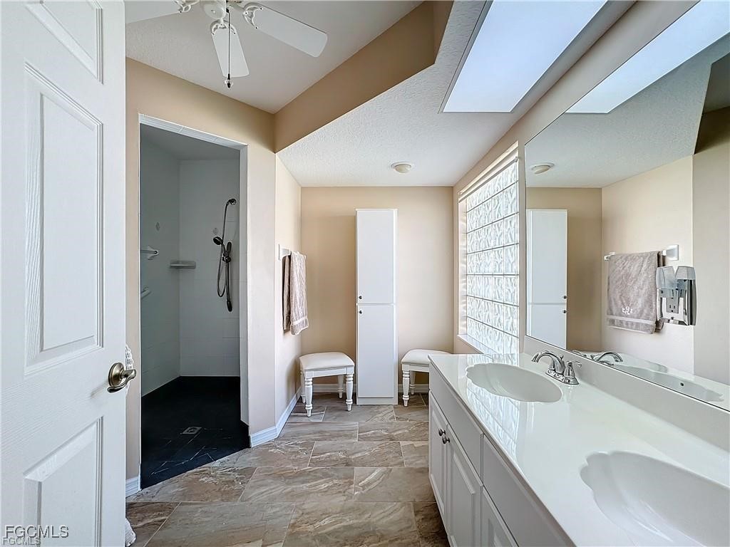 1931  Corona Del Sire Drive