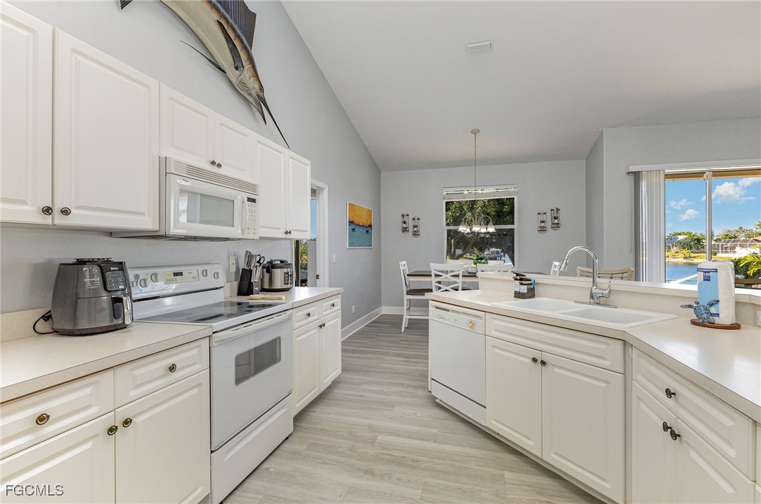 532 W Archer Parkway