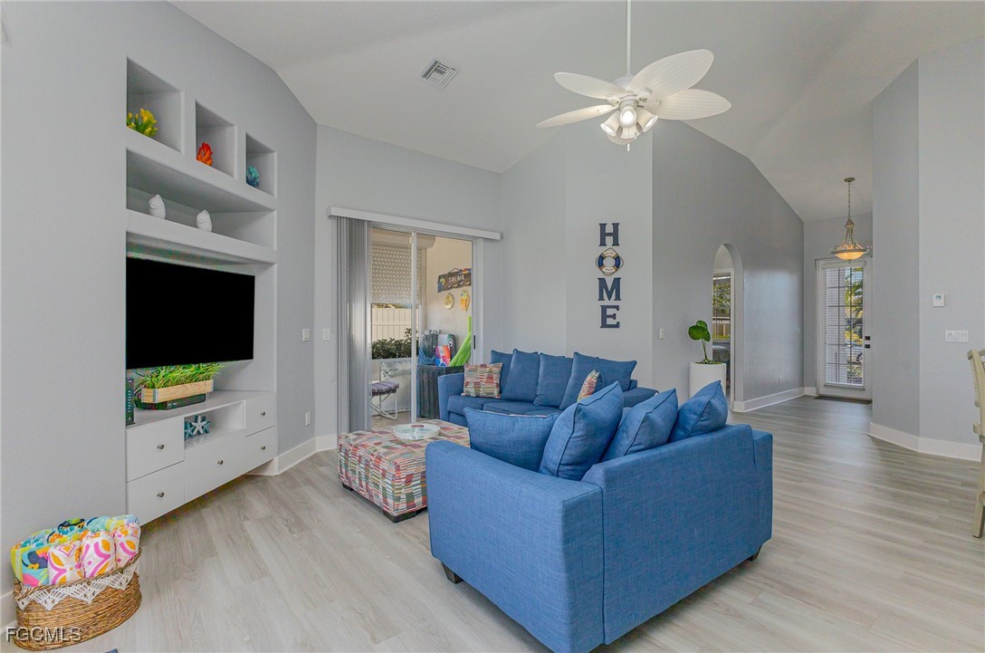 532 W Archer Parkway