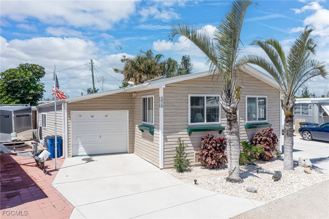 4828  FLAMINGO Drive